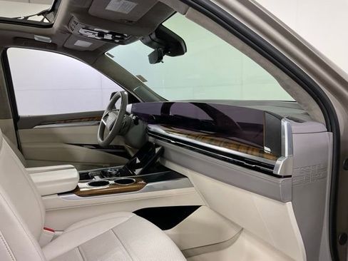 Used 2025 Cadillac Escalade ESV Sport Platinum image 29