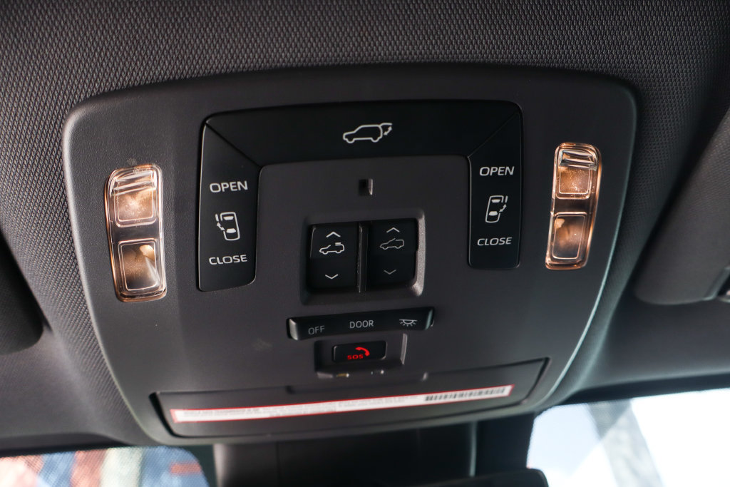 Used 2021 Toyota Sienna Platinum AWD/4WD image 31
