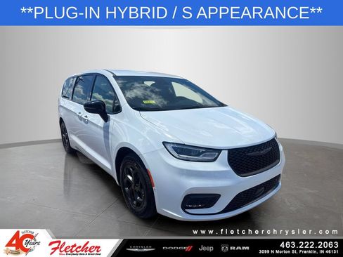 Used 2024 Chrysler Pacifica Limited FWD image 1