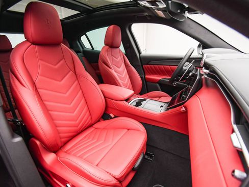 New 2026 Maserati Grecale Modena image 16