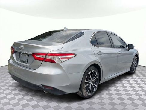 Used 2020 Toyota Camry XSE FWD image 4