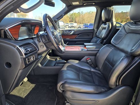 Used 2024 Lincoln Navigator Reserve image 25