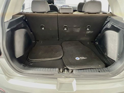 Used 2023 Hyundai Venue SEL FWD image 24