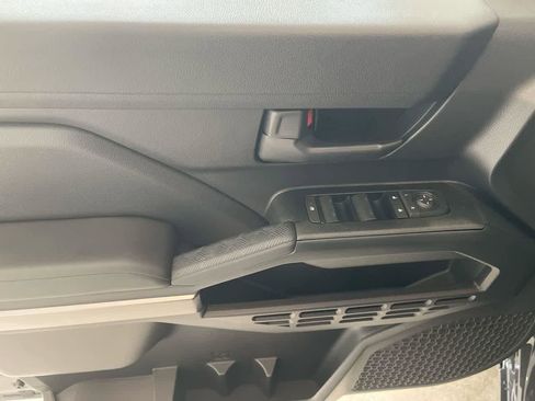 New 2026 Toyota 4Runner SR5 AWD/4WD image 13