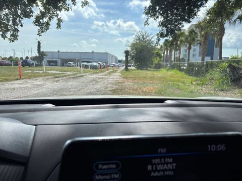 Used 2023 Nissan Sentra SV FWD image 17