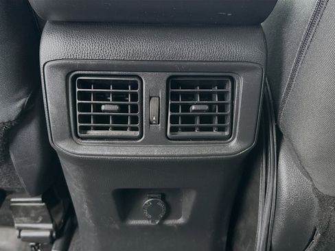 Used 2022 Toyota RAV4 LE FWD image 16