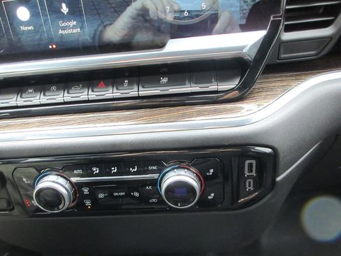 Certified 2025 GMC Sierra 1500 Elevation image 34