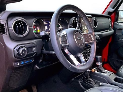 Used 2023 Jeep Wrangler Unlimited Sahara w/ Cold Weather Group image 18