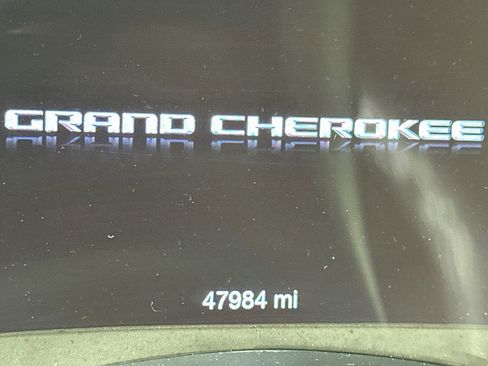 Used 2022 Jeep Grand Cherokee Laredo X RWD image 19