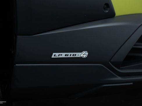 Used 2024 Lamborghini Huracan Sterrato image 17