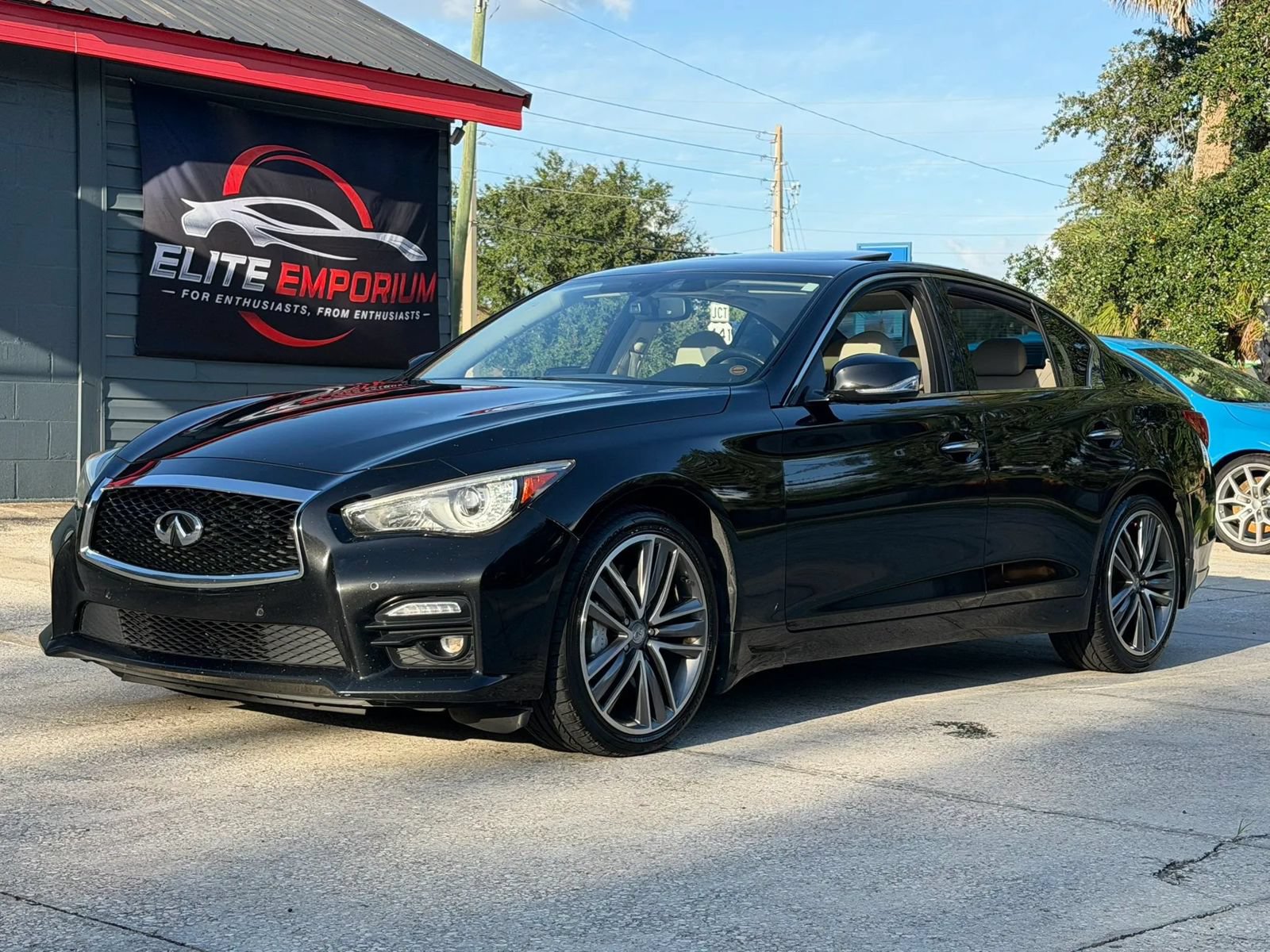 Used 2014 INFINITI Q50 w/ Technology Package RWD image 2
