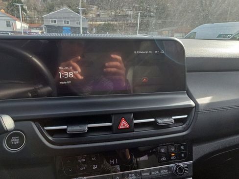 Used 2024 Kia Seltos SX w/ SX Sunroof Package image 19