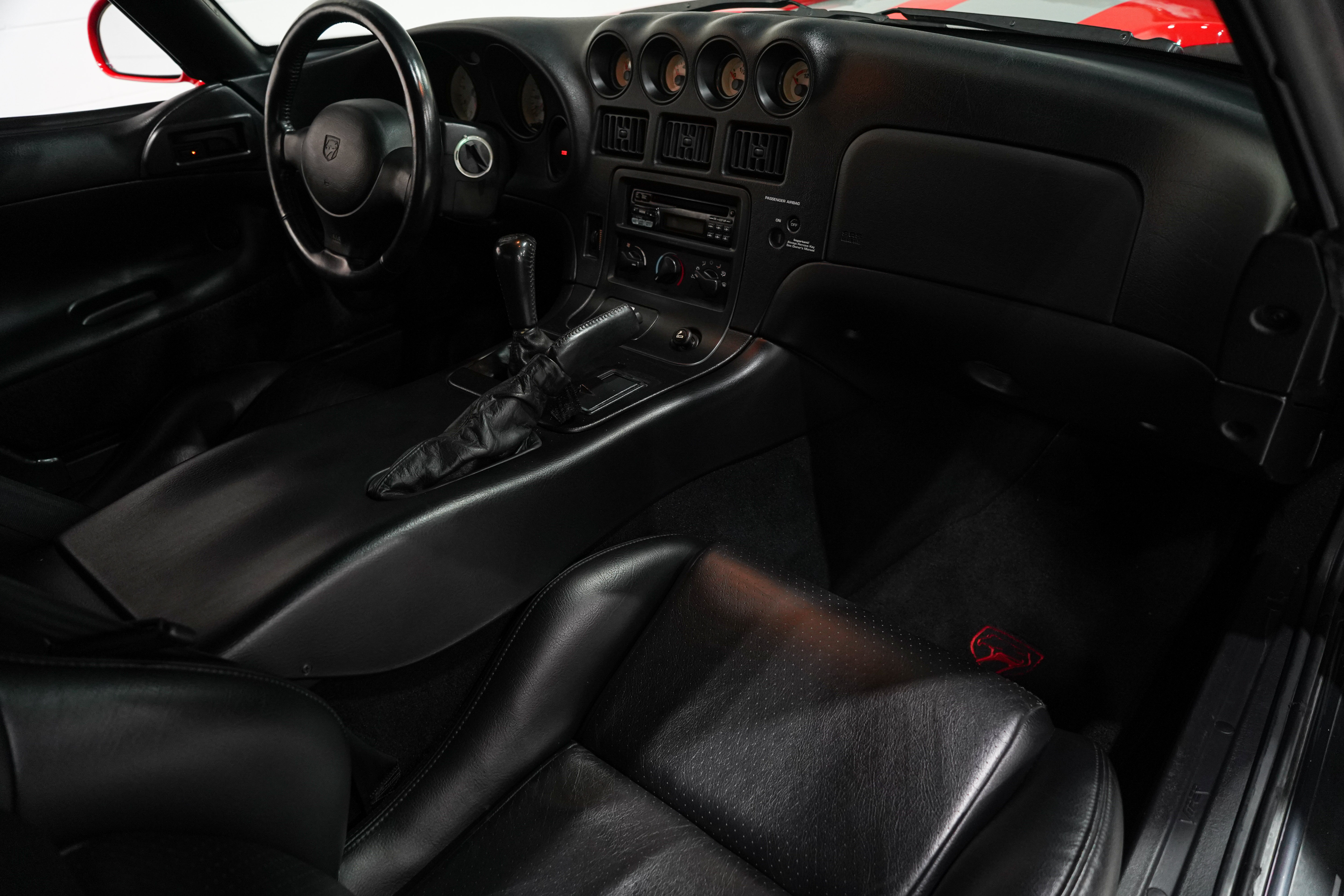 Used 1998 Dodge Viper RT/10 RWD image 16