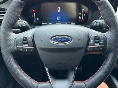 Used 2024 Ford Escape ST-Line w/ Tech Pack #1 AWD/4WD image 8