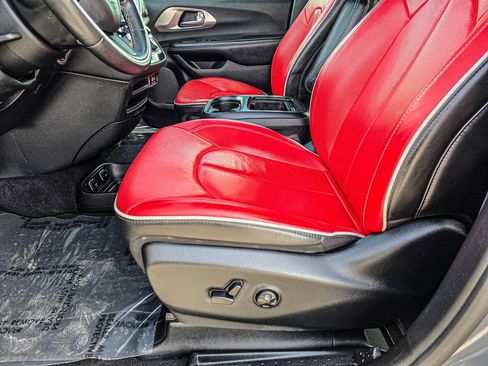 Used 2020 Chrysler Pacifica Limited w/ Quick Order Package 27H Red S image 16