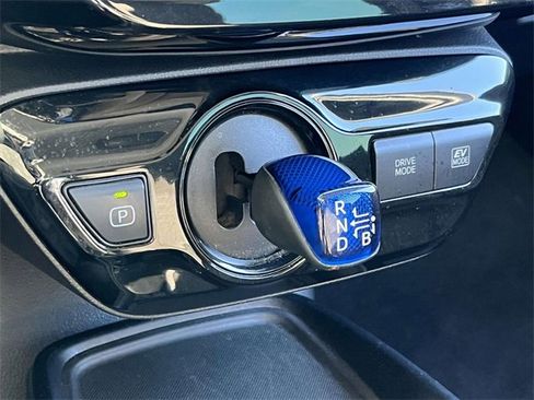 Used 2019 Toyota Prius LE image 27