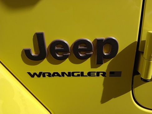 Used 2023 Jeep Wrangler Unlimited Rubicon 392 w/ Xtreme Recon 35" Tire Package image 7