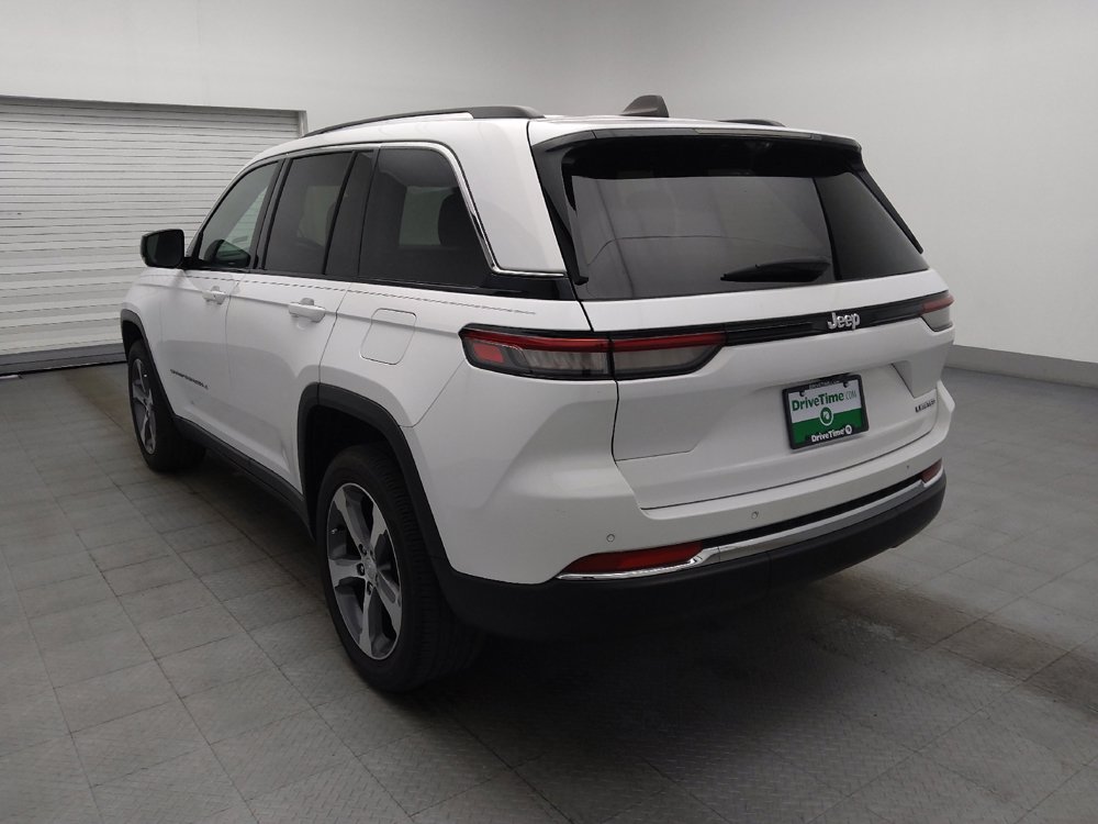 Used 2023 Jeep Grand Cherokee Limited w/ Luxury Tech Group II RWD image 5