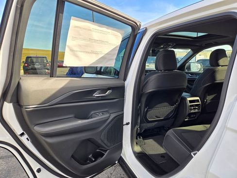 New 2025 Jeep Grand Cherokee Laredo X image 26