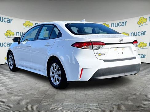 Used 2025 Toyota Corolla LE image 4