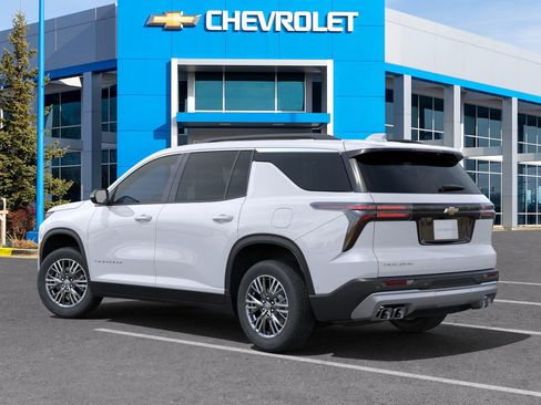 New 2025 Chevrolet Traverse LT w/ LPO, Floor Liner Package image 27