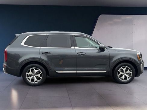 Certified 2022 Kia Telluride EX w/ Towing Package image 6