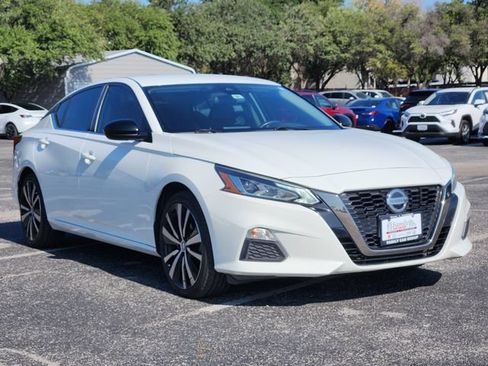 Used 2021 Nissan Altima 2.5 SR FWD image 2