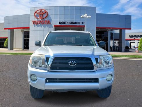 Used 2006 Toyota Tacoma PreRunner w/ SR5 Pkg #2 RWD image 2