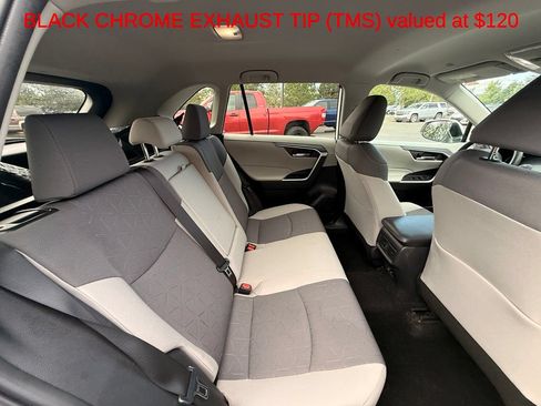 Used 2023 Toyota RAV4 XLE AWD/4WD image 11