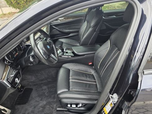 Used 2018 BMW M550i xDrive w/ Driving Assistance Package image 8