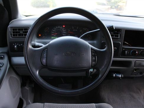 Used 2002 Ford F350 XLT image 16