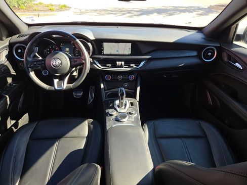 Used 2022 Alfa Romeo Stelvio Sprint image 18