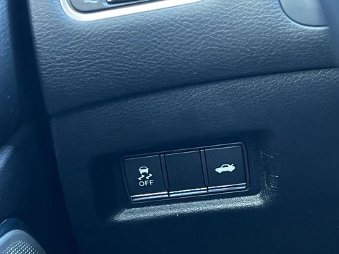 Used 2017 INFINITI Q60 3.0t w/ Premium Plus Package 3.0T image 17