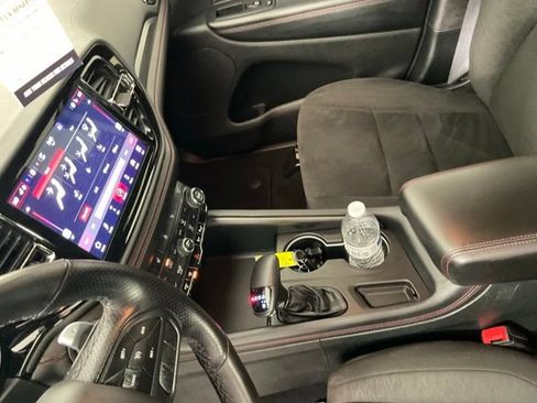 Used 2025 Dodge Durango GT w/ Blacktop Package AWD/4WD image 16