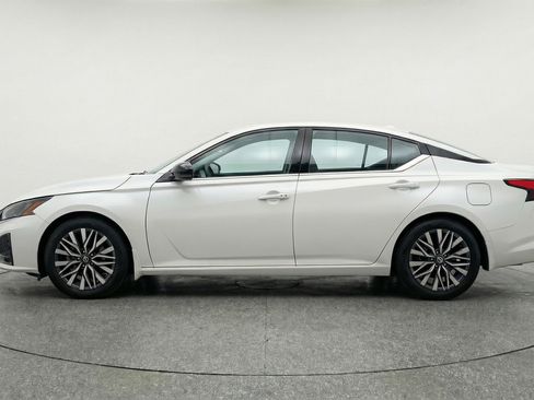 Used 2025 Nissan Altima 2.5 SV image 5