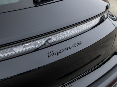 New 2025 Porsche Taycan 4S image 15