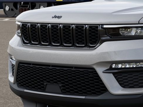 New 2025 Jeep Grand Cherokee Limited w/ Black Appearance Package image 11