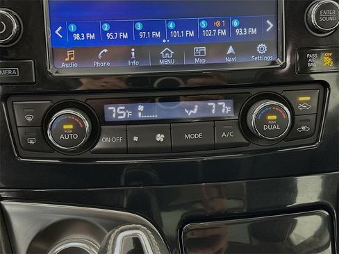 Used 2018 Nissan Maxima Platinum image 21