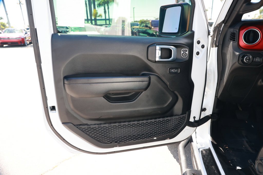 Used 2021 Jeep Gladiator Rubicon AWD/4WD image 24