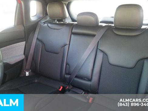 Used 2025 Jeep Compass Latitude AWD/4WD image 8