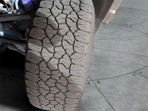 Used 2024 GMC Sierra 3500 Denali w/ Denali Reserve Package image 38