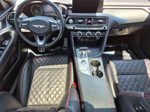 Used 2022 Genesis G70 3.3T RWD image 14