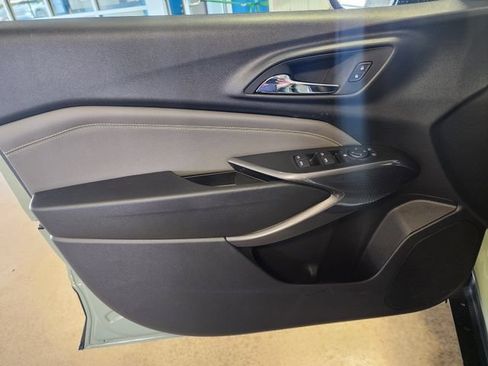 Certified 2025 Chevrolet Trax ACTIV FWD image 8