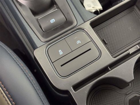 Used 2025 Ford Maverick Lariat w/ 4K Tow Package image 29