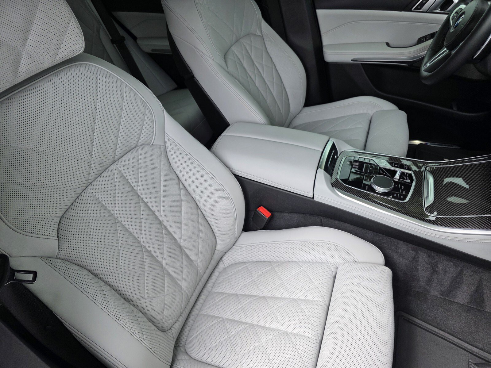Used 2025 BMW X5 M60i w/ Climate Comfort Package AWD/4WD image 29