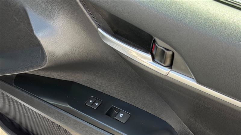 Used 2020 Toyota Camry SE w/ Convenience Package FWD image 33