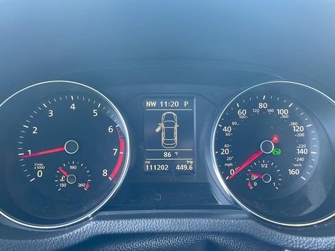 Used 2017 Volkswagen Passat 1.8T SE FWD image 2