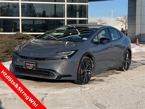 Used 2023 Toyota Prius XLE image 7