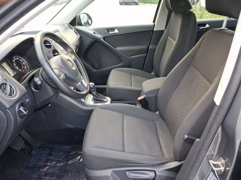 Used 2018 Volkswagen Tiguan Limited w/ Premium Package FWD image 14