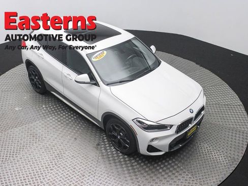 Used 2018 BMW X2 xDrive28i w/ M SportX Package AWD/4WD image 3